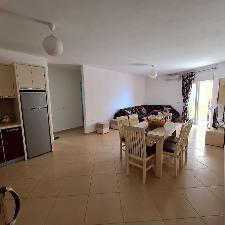 Meltin Apartments Sarandë 外观 照片