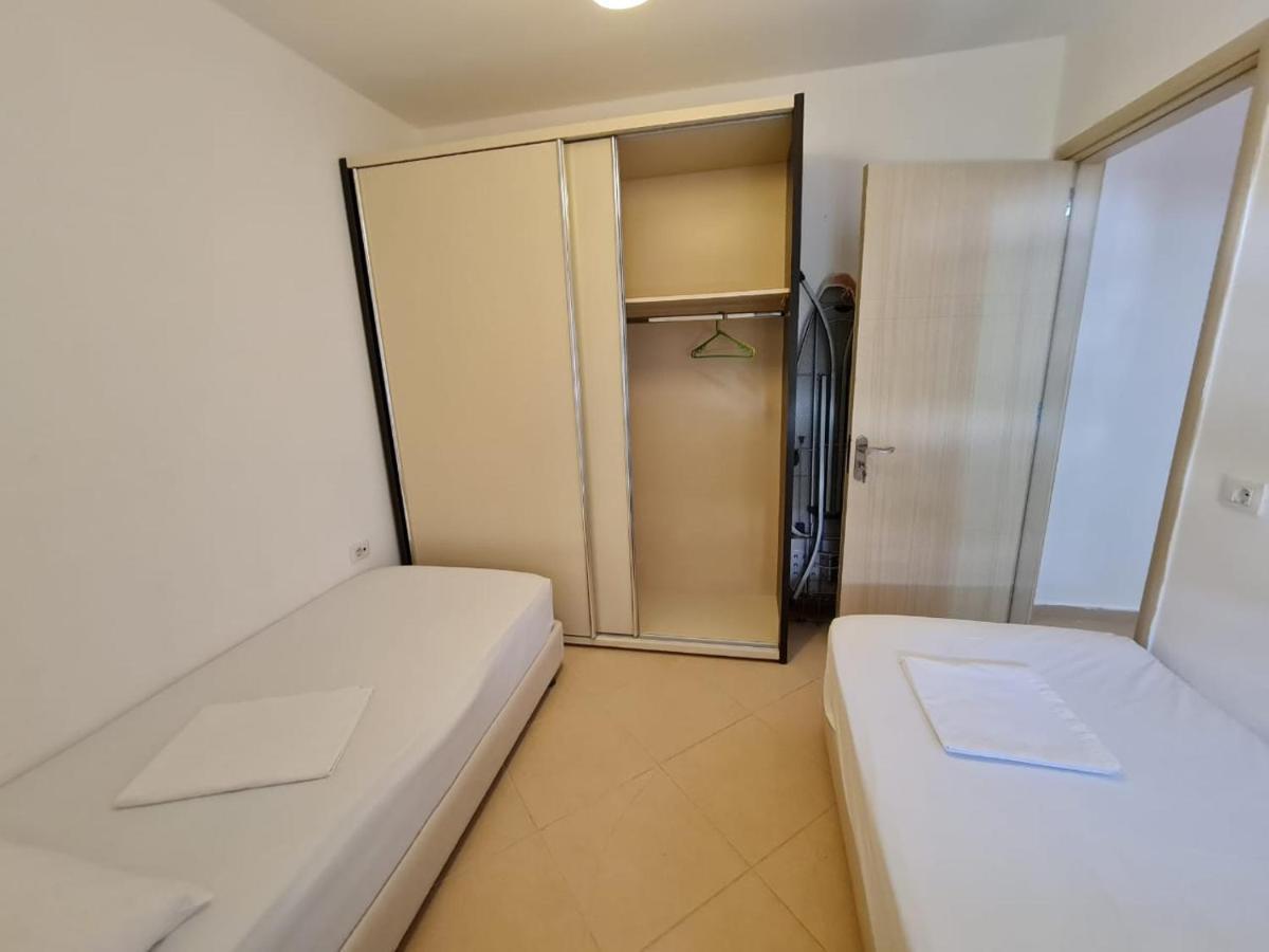 Meltin Apartments Sarandë 外观 照片